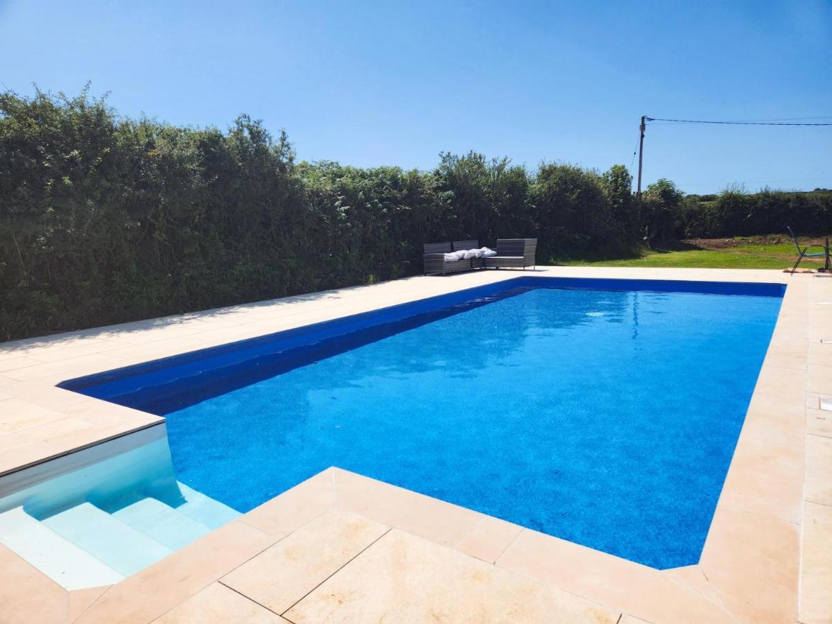 Sea View - 1 Bed Suite - Ocean Breeze - Port Eynon Buitenkant foto