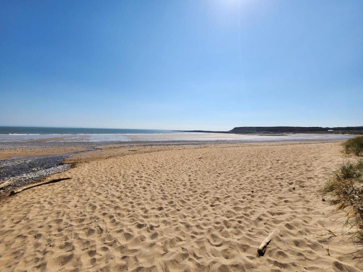 Sea View - 1 Bed Suite - Ocean Breeze - Port Eynon Buitenkant foto