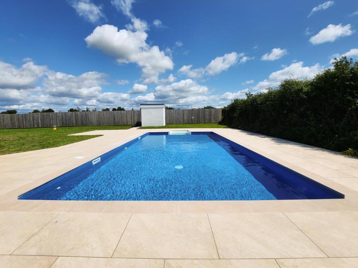 Sea View - 1 Bed Suite - Ocean Breeze - Port Eynon Buitenkant foto